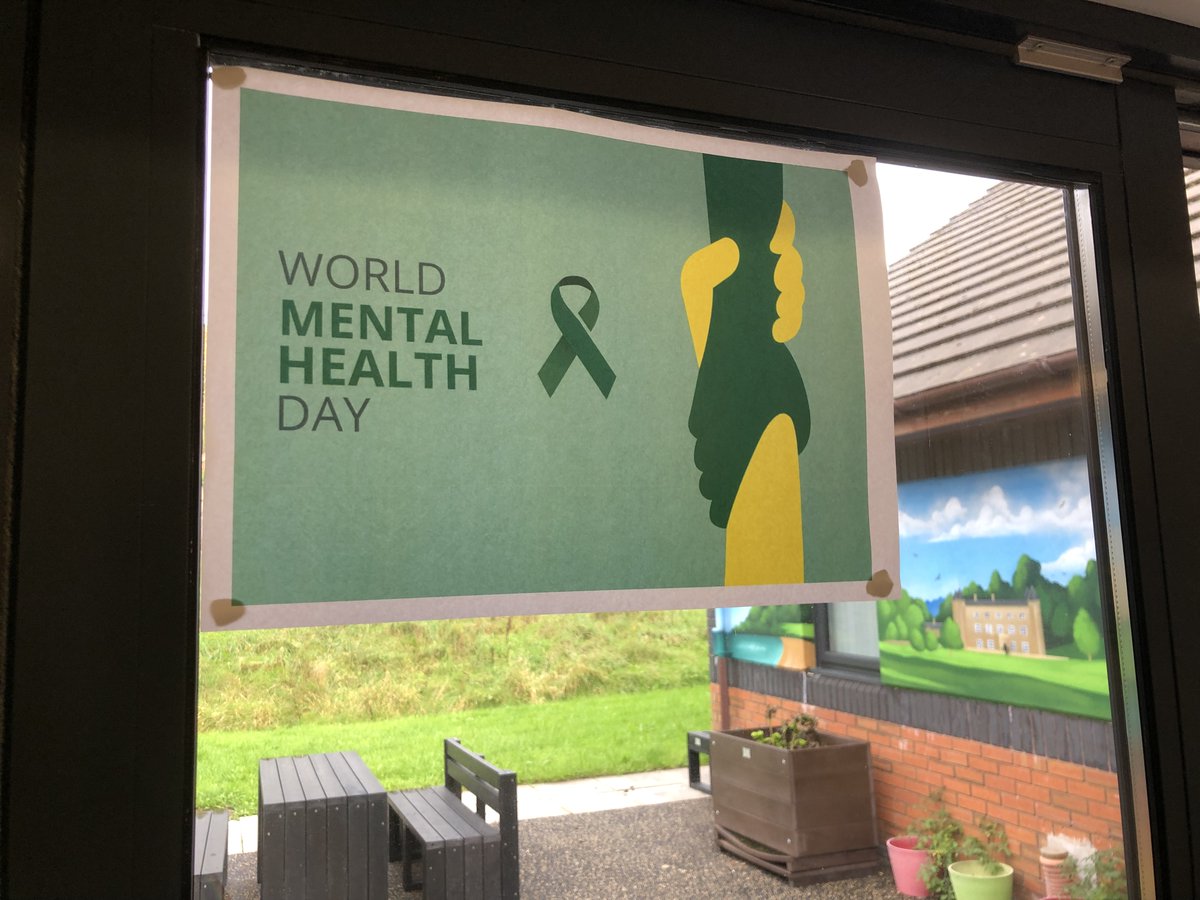 HywelDdaHB's tweet photo. This #WorldMentalHealthDay, we were pleased to welcome the @childcomwales, Rocio Cifuentes, to our innovative mental health centre in Carmarthen. It is Wales’s first mental health crisis hub for children and young people who are in need of urgent support and is available 24/7 https://t.co/KS2OElivTi