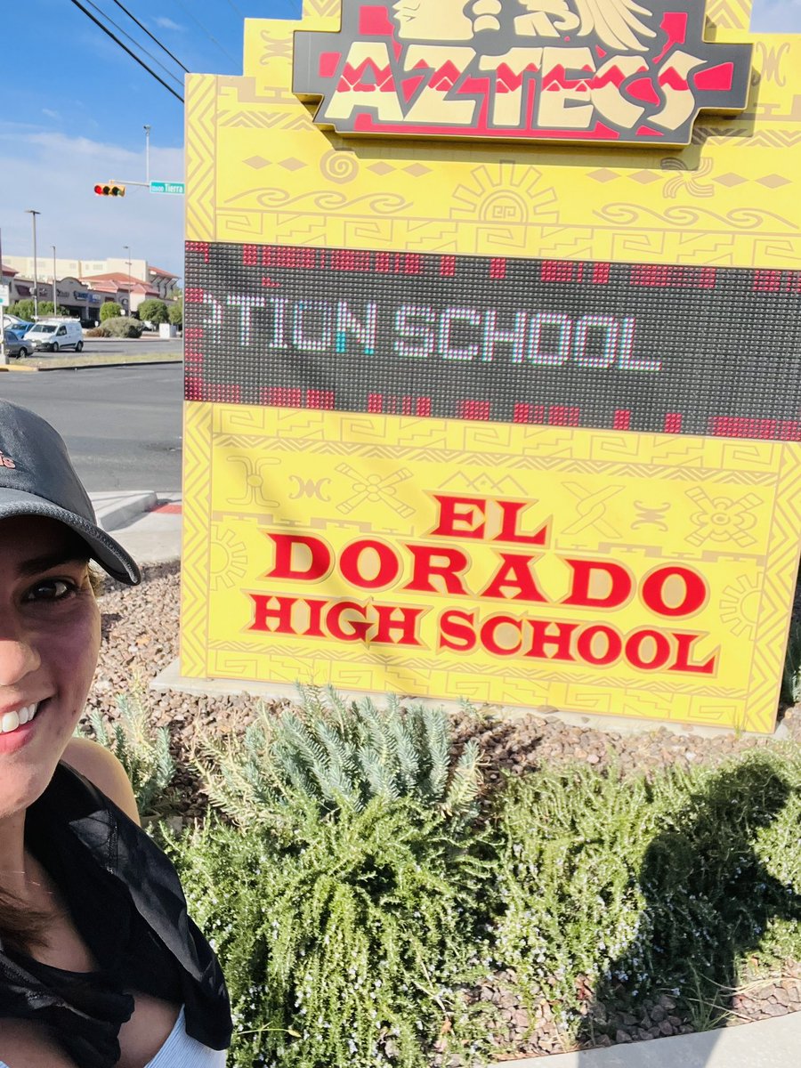 Did anyone else wake up and say, feels like a good day to run 5.5 miles…No, just me? 😂 ran by a few schools today, reminded me of my #tourdesisdschools . #teacherswhorun #runwithheart #healthybodystrongmind #teamsisd