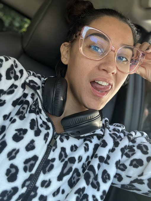 Starting the day at the dentist!! Getting this bite fixed so I can be absolutely perfect! https://t.