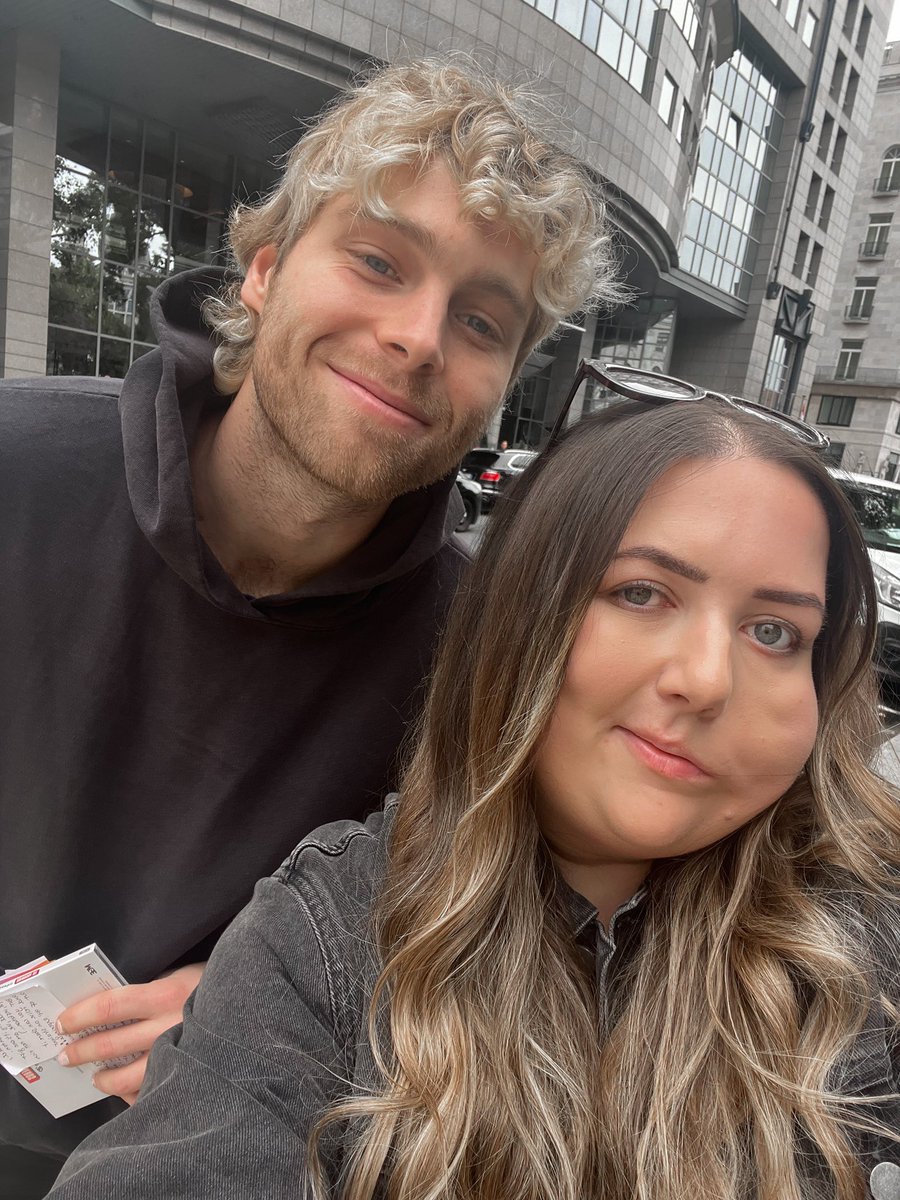 on tour ★🪩 tweet media