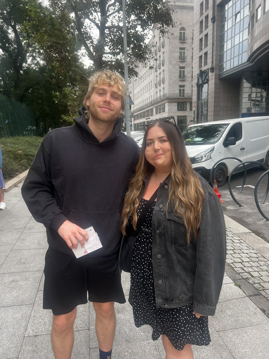 on tour ★🪩 tweet media