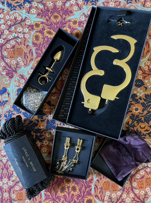 I just got a delivery from @BdsmUpko , and are these not the classiest sex toys ever?!?  I feel so ✨fancy✨<a class="tags" target="_blank" title="On Twitter" href="/?out=eyJ0eXAiOiJKV1QiLCJhbGciOiJIUzUxMiJ9.eyJpYXQiOjE3MjAzMTY1MzksImlzcyI6InR3cG9ybnN0YXJzLmNvbSIsIm5iZiI6MTcyMDMxNjUzOSwiZXhwIjoxNzUxODUyNTM5LCJyZWRpcmVjdF91cmwiOiJodHRwczovL3R3aXR0ZXIuY29tL0Jkc21VcGtvIn0.Ih4rWc52nPBTy-9fcbjnYWNCTT2Ou47x6_ErjmwDOceGuiTow_ZRuxLzQlhLlpllcYzFmZ7REdE6ldPOkooixw">@BdsmUpko</a>