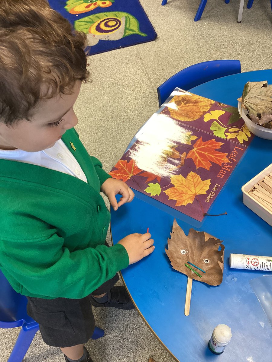 HtReception's tweet photo. We are Artists! Inspired by Andy Goldsworthy and the wonderful story of 'Leaf Man', Pegasus have been creating fantastic transient artwork. We carefully selected which loose parts and leaves to use and got to work with our masterpieces! #EYFS #ldbslat https://t.co/h7gwb3Obn0