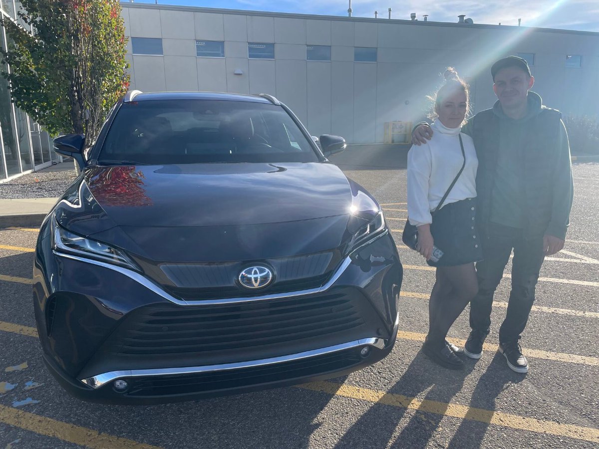 We helped kick off Andrii's Thanksgiving weekend with the delivery of their new 2023 Venza XLE! Thanks for choosing Jay at Red Deer Toyota!

#rdtoyota