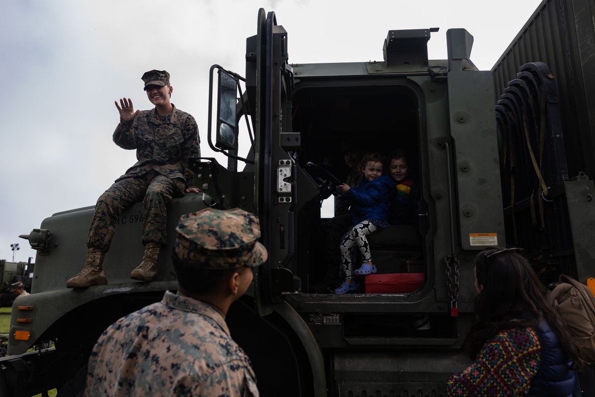 USMC's tweet image. #Marines showcase their disaster response resources at the Humanitarian Assistance + Village STEM Education Center Expo during San Francisco Fleet Week 2023, Oct. 8. 

Today is the final day of @FleetWeekSF. 

#USMC #SemperFi