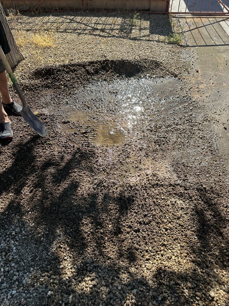 HomeServeUSA's tweet photo. Talk about a critical case! 🚧

A customer out of #LasVegas, NV contacted us for a #waterline repair when they realized their pipe was leaking. 💧

Our contractors were able to come in nand replace the #plumbing line to get this customer back up and running! 👷 https://t.co/P7k0T5PKqv