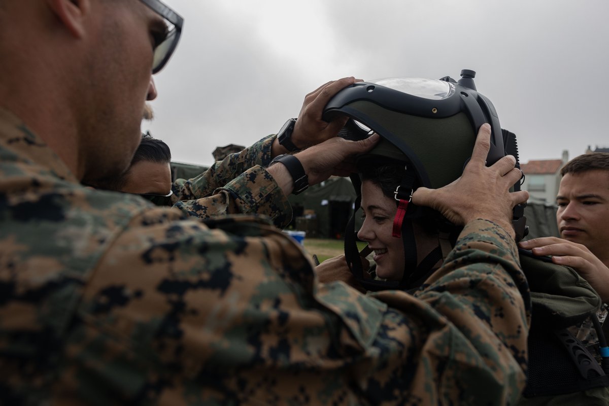 USMC's tweet image. #Marines showcase their disaster response resources at the Humanitarian Assistance + Village STEM Education Center Expo during San Francisco Fleet Week 2023, Oct. 8. 

Today is the final day of @FleetWeekSF. 

#USMC #SemperFi