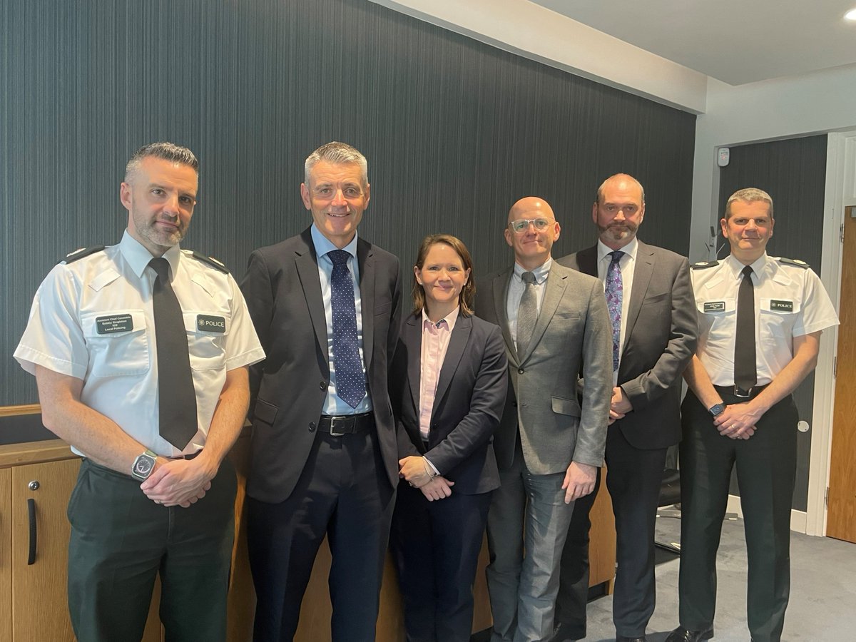 HM Inspector of Constabulary Lee Freeman has visited Belfast to meet with the <a href="/PoliceServiceNI/">Police Service NI</a> and other criminal justice bodies.

He met with PSNI senior executive team members to discuss our recent inspection report and offer support during a transitional period for the team.
