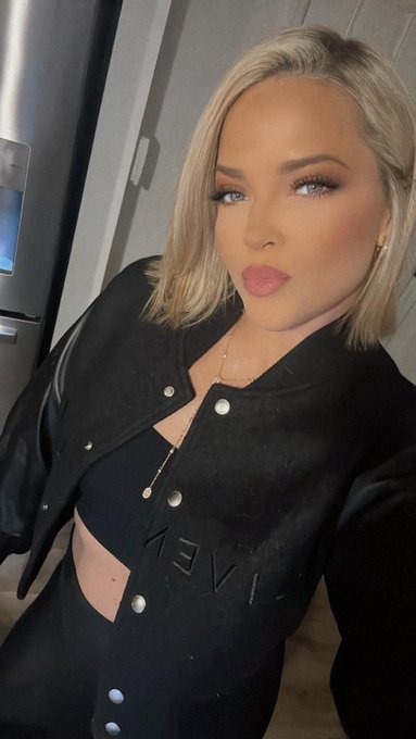 OnlyFans https://t.co/u3IOstn0SM https://t.co/jY5AMD8s76