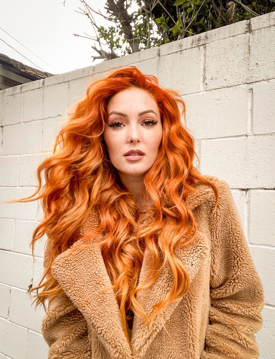 nicolesimone's tweet image. October is #dvam (domestic violence awareness month). It’s not a part of my past I love but I try to share once a year, that even with all my “BDE” and confidence I still fell prey to this. It ended with an arrest, restraining order and me moving cities to feel safe. It has been…