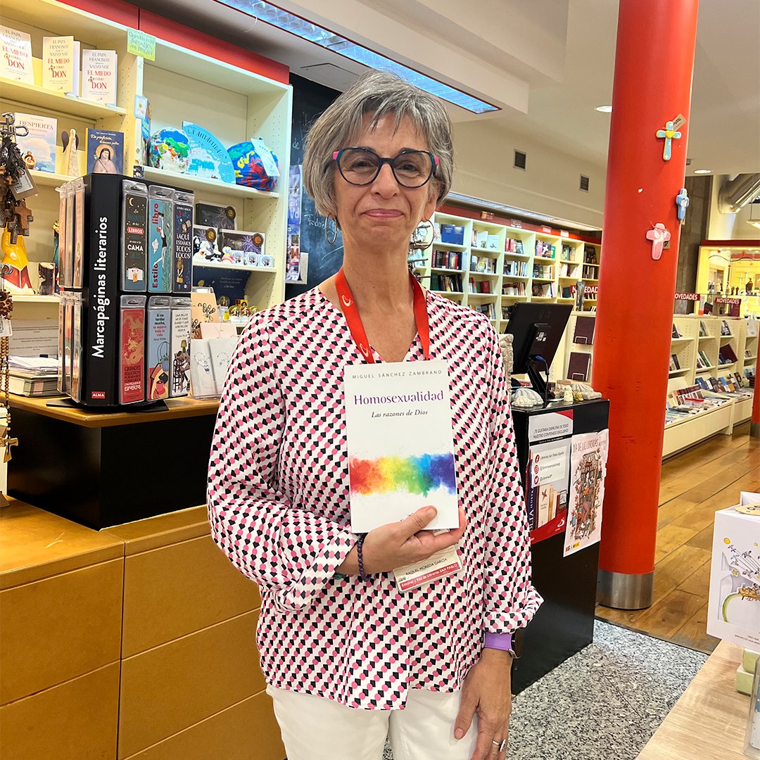TUS LIBREROS TE RECOMIENDAN | Raquel de la #libreriasanpablosantiago nos recomienda la lectura del libro "Homosexualidad. Las razones de Dios" de Miguel Sánchez Zambrano, una lectura para profundizar cristianamente en este tema.