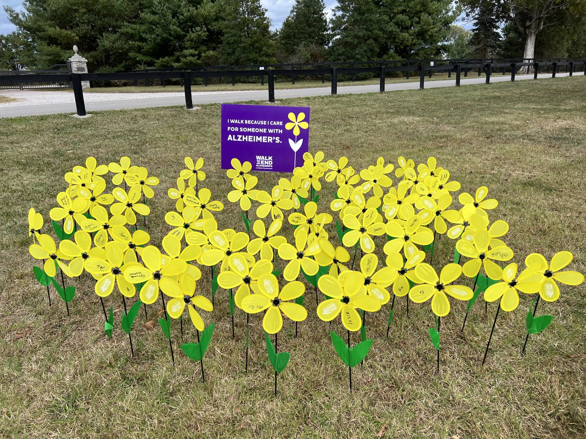 W_Harrodsburg's tweet photo. Did you know one in three seniors die with Alzheimer’s or another dementia? This weekend we joined the “Walk to End Alzheimer’s” to fight the disease! We walk because of those we love and care for. 
#TrilogySeniorLiving #AlzheimersAssociation #ThisIsWhyWeWalk https://t.co/49NHuaduJz