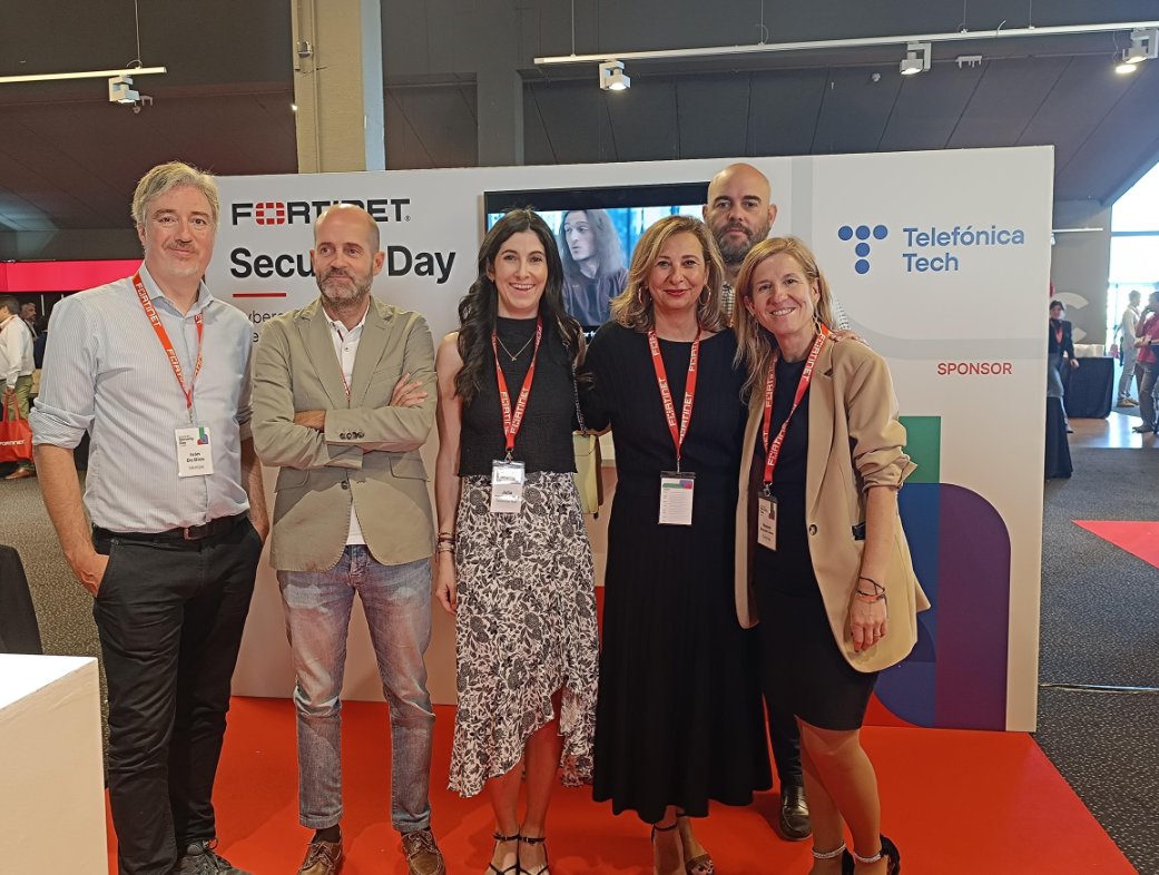 TelefonicaTech's tweet photo. 🛡️ Hoy participamos en el #SecurityDay de @Fortinet en Madrid como patrocinador platinum. Un evento que reúne a líderes de TI y seguridad en busca de soluciones avanzadas. Estamos emocionados de presentar nuestra propuesta de valor. #FortinetSecurityDay 💼✨ https://t.co/6RydoppT7r
