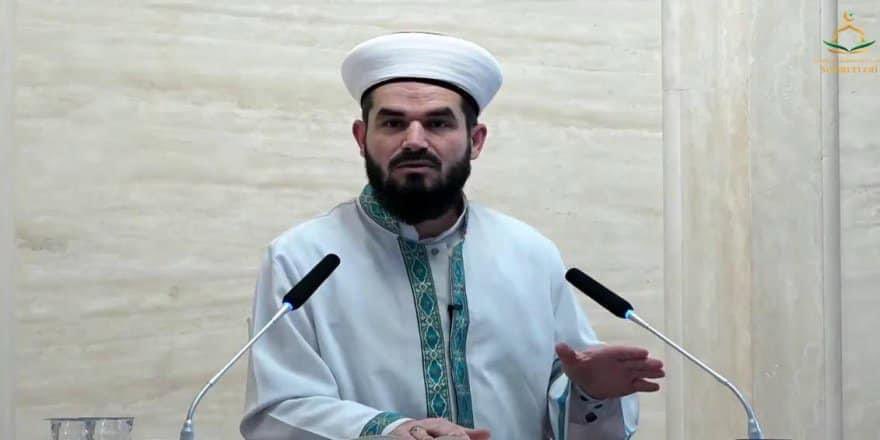 Konya İl Müftülüğü’nde görevli Seyfullah Akyiğit Hoca’nın Tahir Büyükkörükçü Camii’de Mevlid-i Nebî Haftası’nda verdiği vaaz, bazı kesimlerce bağlamından koparılıp yanıltıcı bir şekilde sunulmuştur. Bu yaklaşım, net bir şekilde bölücülük ve ırkçılıktır. Eğer bu eleştiriyi,