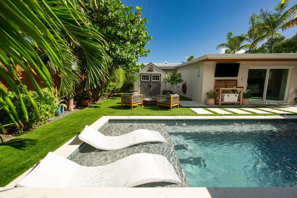 KeyWestHouses's tweet photo. NEW LISTING! 1615 Seminary St $1,495,000 #keywest #floridakeys #jimmybuffett 305-295-7511 https://t.co/K1pWX0eo79