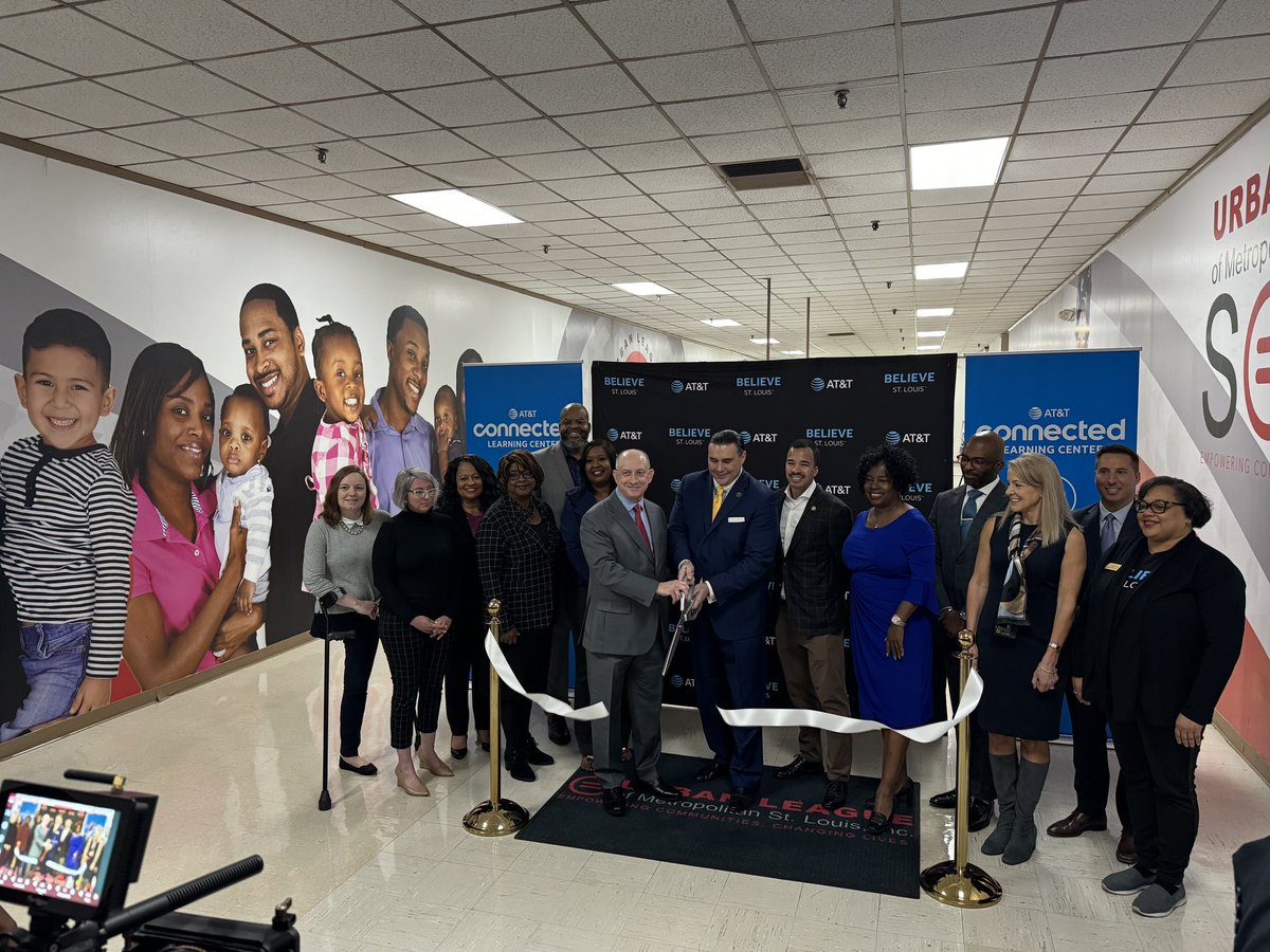 Sara_M_Morgann's tweet image. Had a great time at the Connected Learning Centers grand opening!! Thanks for having us! 

#KAMO #winMOORE @KattiaS_Ramirez @AlyssaMoore_12 @theJoshRHarris