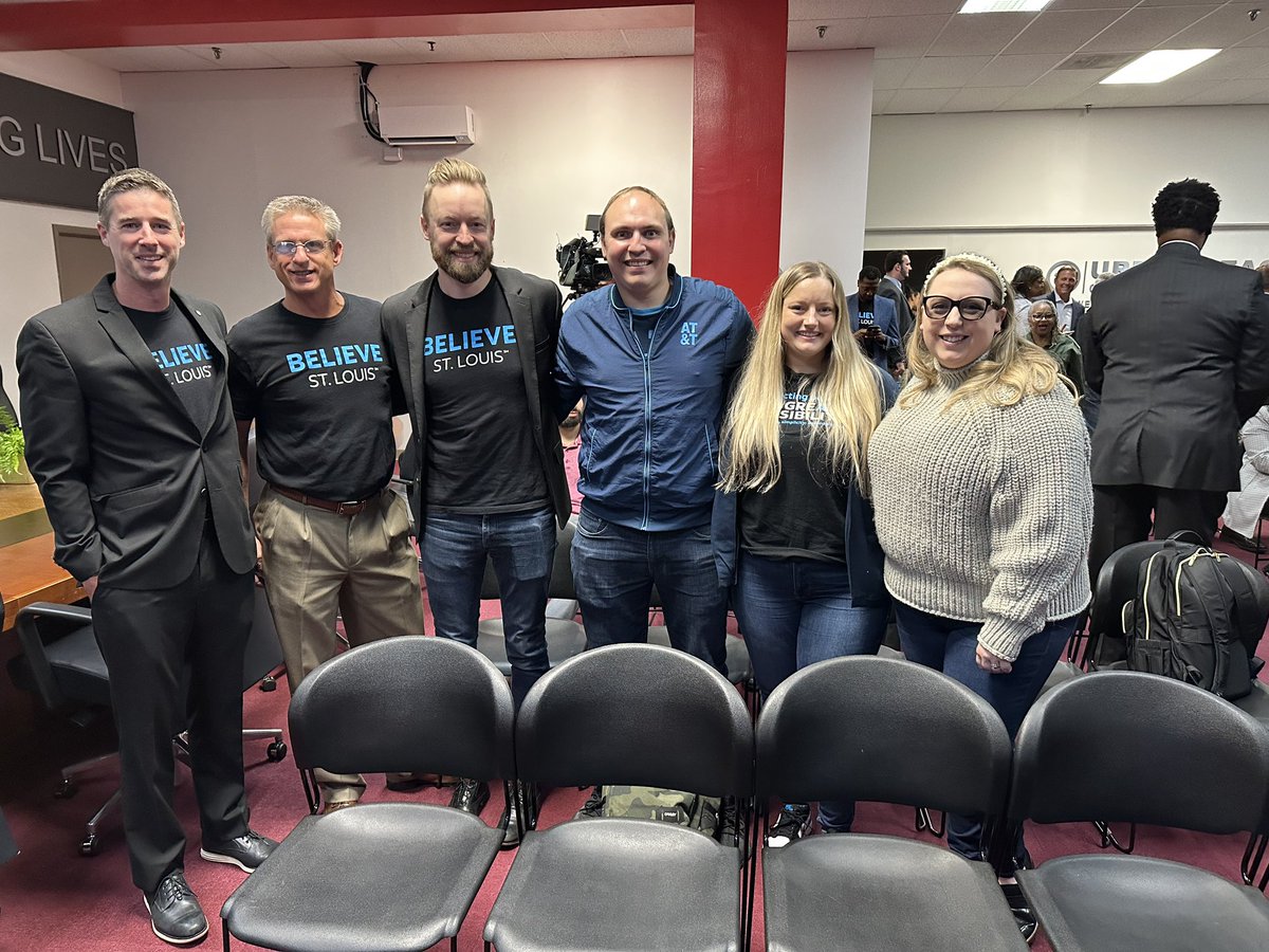 Sara_M_Morgann's tweet image. Had a great time at the Connected Learning Centers grand opening!! Thanks for having us! 

#KAMO #winMOORE @KattiaS_Ramirez @AlyssaMoore_12 @theJoshRHarris