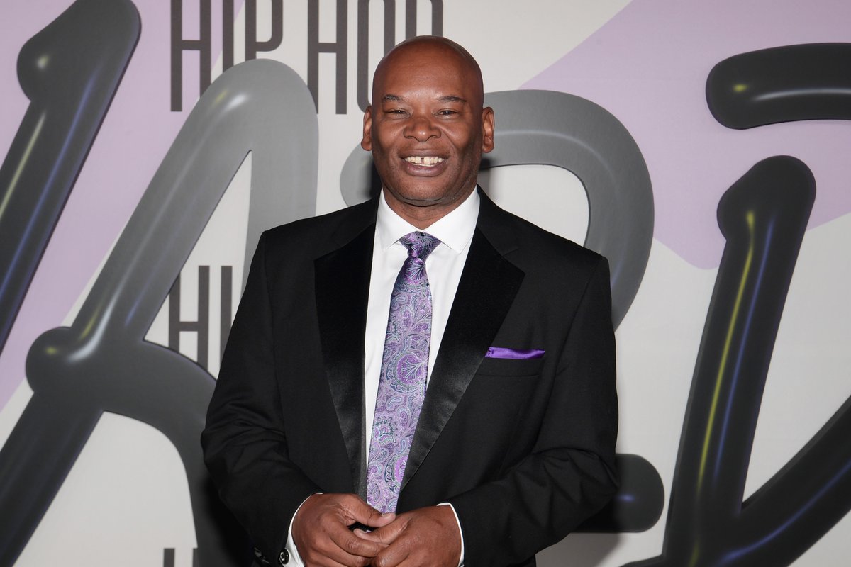 Watch #RapCityCreator #HipHopsHiddenFigure <a href="/theAlvinJones/">Alvin Jones</a> host <a href="/PlanetJazzTV/">PlanetJazz Radio&TV</a>  honored <a href="/HipHopAwards/">#HipHopAwards</a> tonight 8pm on <a href="/BET/">BET</a> <a href="/NissanUSA/">Nissan</a> <a href="/Nissan/">Nissan</a>