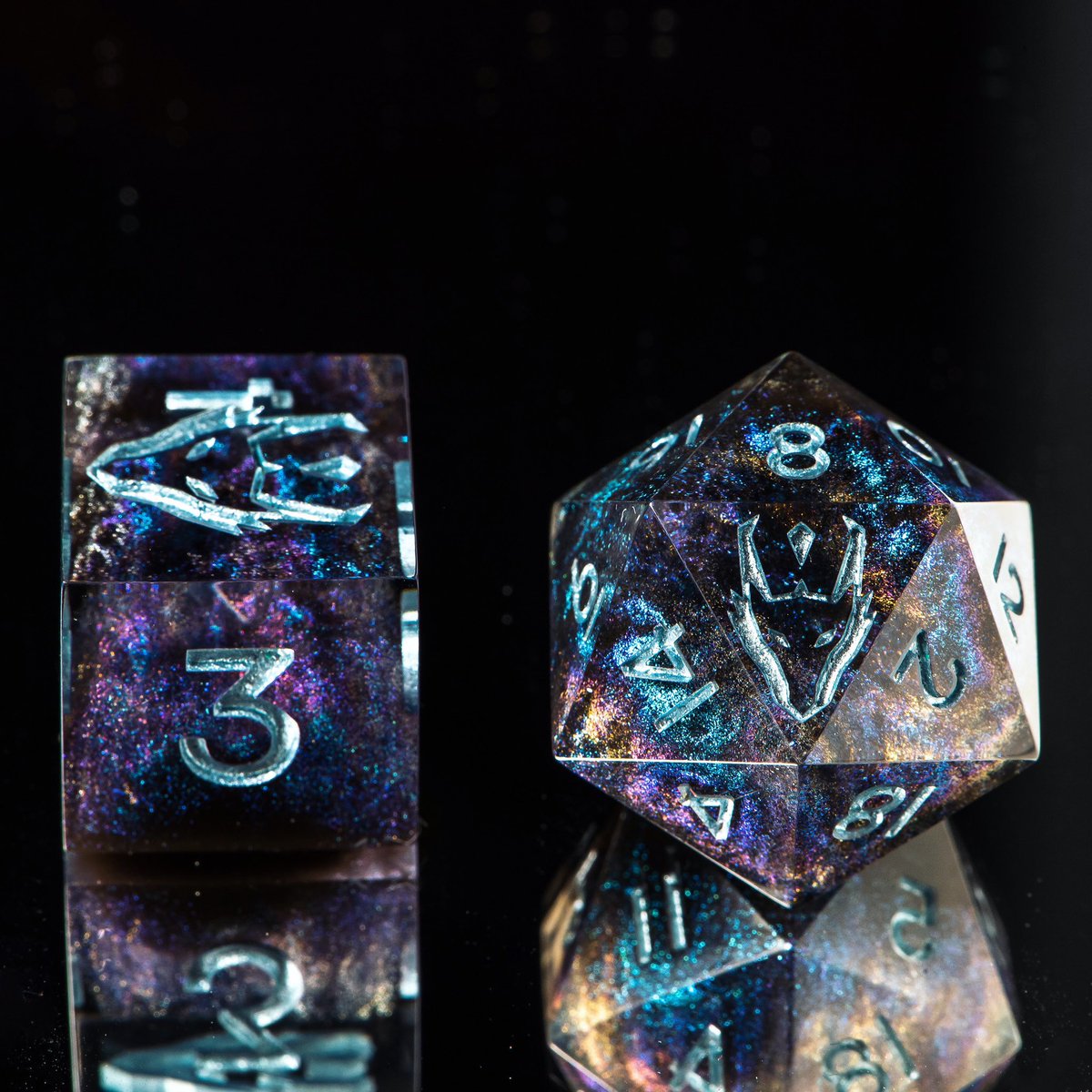There will be one full set of these on October 22th! ✨

#dnddice #handmadedice #dicemaking #dice