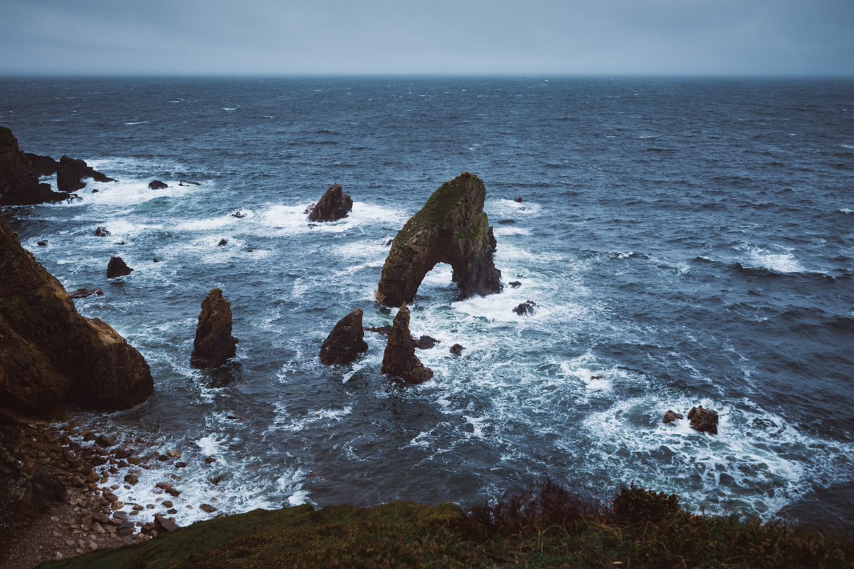 3rwan2LuX's tweet photo. Encore un jour en Irlande 🇮🇪
Bilan du jour ?
Parfois de la pluie ou du vent ou du brouillard
Ou les 3 en même temps 😱 c’est pour ça que la pluie elle touche pas le sol ici, elle passe à l’horizontale 🙏🏻
👋🏻 @frenchvisuals #Ireland #frenchvisuals #Travel https://t.co/MawTQ7c09v