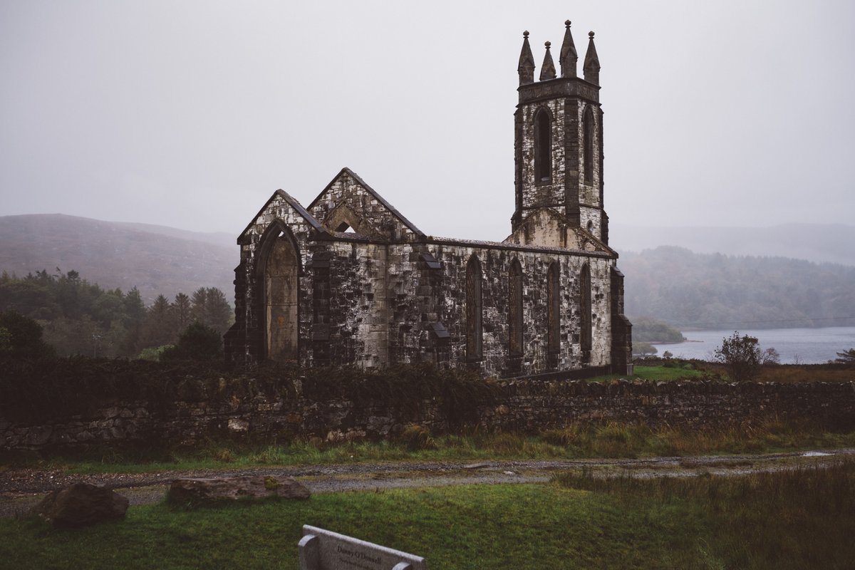 3rwan2LuX's tweet photo. Encore un jour en Irlande 🇮🇪
Bilan du jour ?
Parfois de la pluie ou du vent ou du brouillard
Ou les 3 en même temps 😱 c’est pour ça que la pluie elle touche pas le sol ici, elle passe à l’horizontale 🙏🏻
👋🏻 @frenchvisuals #Ireland #frenchvisuals #Travel https://t.co/MawTQ7c09v
