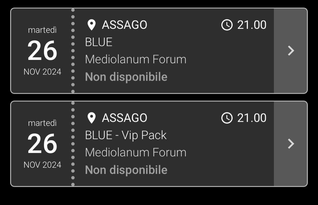 RonnieTLI's tweet photo. MA CI RENDIAMO CONTO DELLA MOLE DI GENTE??????  💙💙💙😭@BlueItalia @officialblue è praticamente sold out!!! https://t.co/PUzRl6JErs