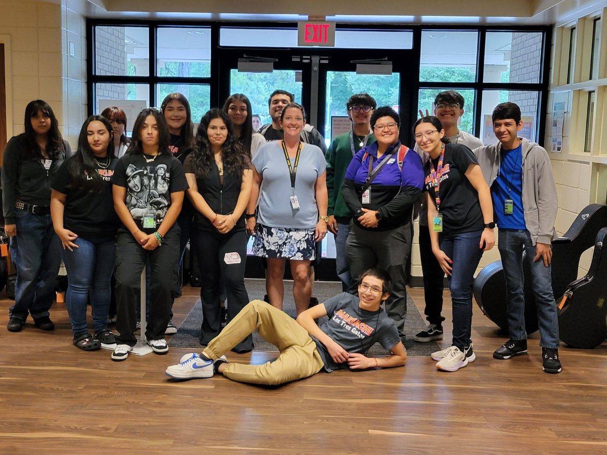 HumbleMariachi's tweet photo. Thank you @HumbleISD_FE for inviting us to celebrate Hispanic Heritage month! We had a great time! #HispanicHeritageMonth #Morein24 #HHSNEXTLEVEL https://t.co/PnbExaE5OI