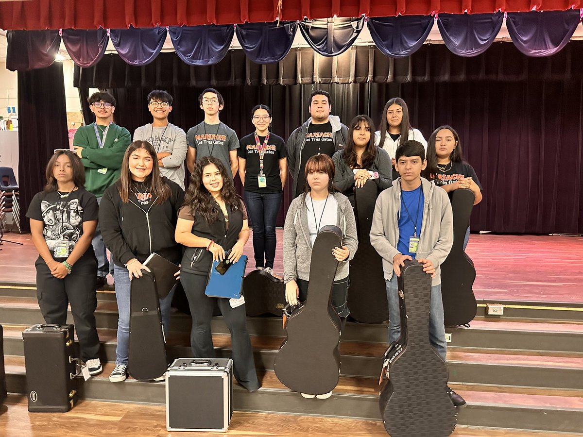 HumbleMariachi's tweet photo. Thank you @HumbleISD_FE for inviting us to celebrate Hispanic Heritage month! We had a great time! #HispanicHeritageMonth #Morein24 #HHSNEXTLEVEL https://t.co/PnbExaE5OI