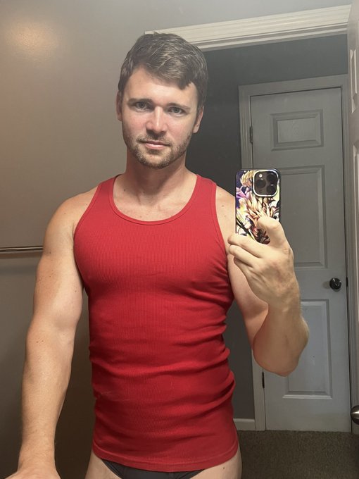 Online for some afternoon fun 🤩 https://t.co/W3Bxsm195m