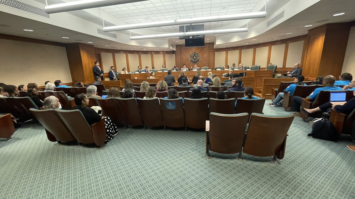 mrjorgemtz's tweet photo. #DFW @LIBRETexas showed up for ESA’s today. #BeLIBRE #capitolconnection #txlege https://t.co/UFNrJCAWg8