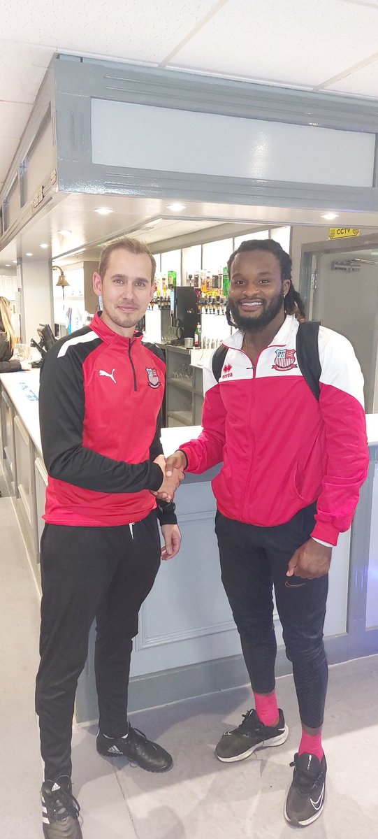 Congratulations to tonight's player of the Match <a href="/E_Olu7/">E.Olu7</a>. Excellent all round performance capped off with two goals. #UpTheBowers