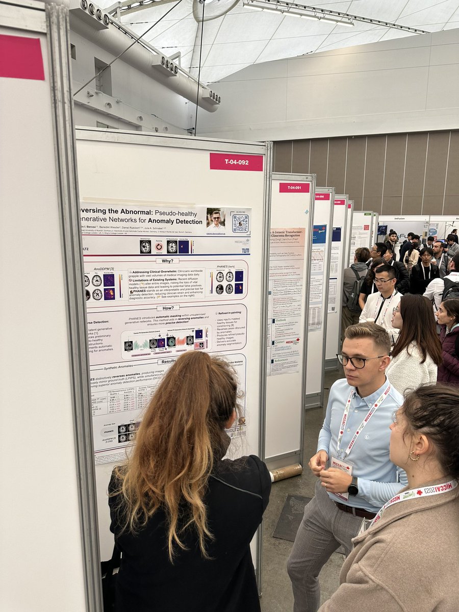 <a href="/cosmin_bercea/">Cosmin Bercea</a> presenting his second paper on anomaly detection at #MICCAI2023