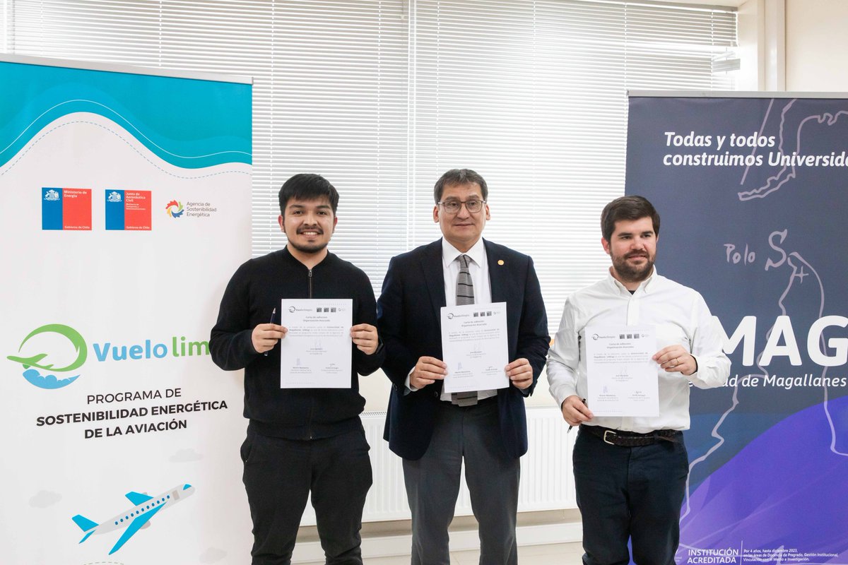 ¡Damos la bienvenida a la <a href="/udemagallanes/">Universidad de Magallanes</a> al Programa Vuelo Limpio! 
Esta casa de estudios contribuirá a la descarbonización mediante la investigación sobre combustibles sintéticos para la aviación en Chile✈️

Detalles acá👉bit.ly/3PQMLRl