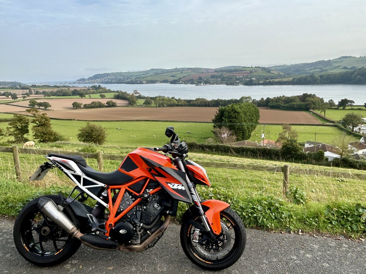 Picked up my beastly KTM 1290R from an MOT pass (Noisy Exhaust advisory💥😂) the roar of the V-Twin 180Bhp engine, the sleek design, the POWER 💪 theres nothing quite like the first ride home. Feeling like I'm on top of the world! #KTM1290R #FirstRide #TwoWheelsOneLove