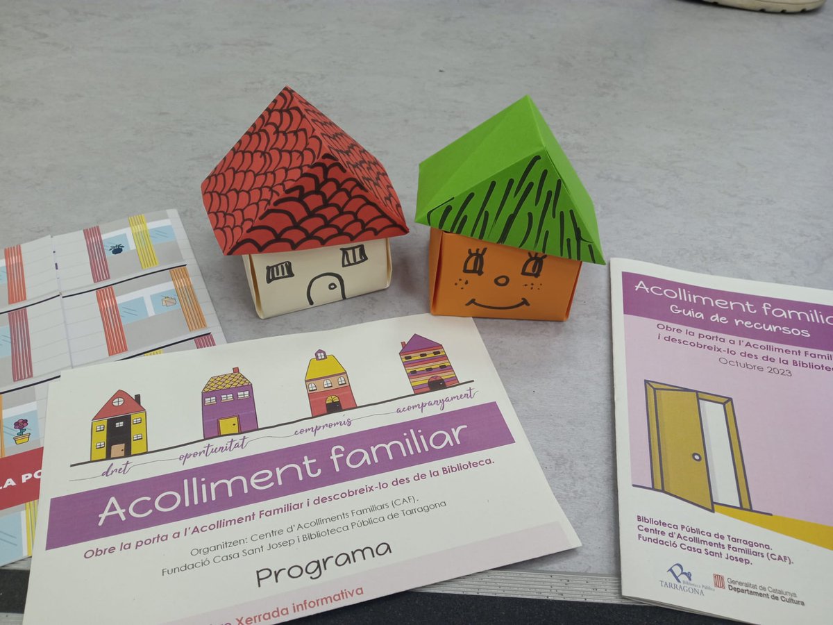 bibliotgn's tweet photo. 📚👨👨👦👦Ahir la Sara i l'Elena, de Cuentropía, ens van acompanyar amb la seva🧳màgica 💫plena de #contes de #famílies i d'#acolliments.🏠
@XarxaSantaTecla @FEDAIA @bibliotequescat @dsocialscat https://t.co/RVb3fQukTk