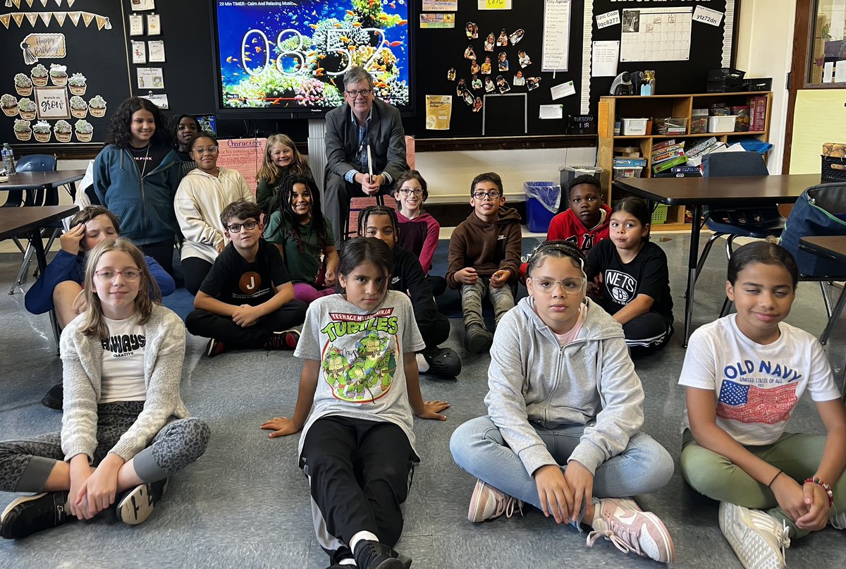 beccanson's tweet image. Thank you @mlandahl for coming to our room today. 5th grade loved the story and loved the opportunity to share their thoughts with you.