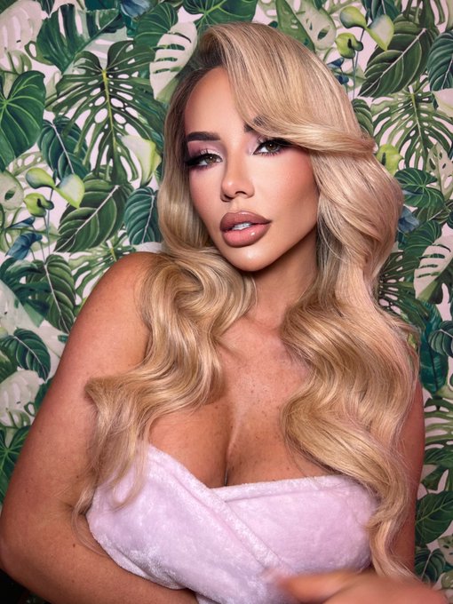 Hiiiii tweeties! 🩷 https://t.co/wbq52Q9eMt