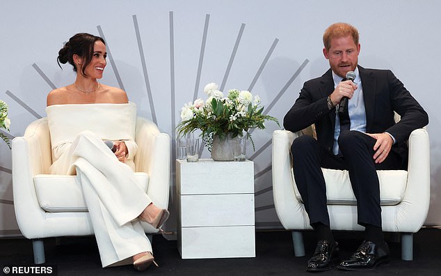 SussexReal's tweet photo. Just a few months apart. #HarryAndMeghan
#Inspirational
#DukeAndDuchessOfImpact https://t.co/zQxzIG64Oo
