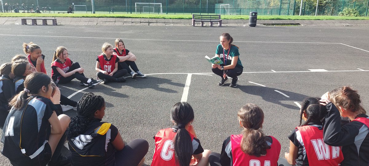 WestleighPE's tweet photo. Today is World Mental Health Day. Our theme was to "Check in". Staff wore Green. We stopped and read for 10 minutes and opened up a conversation with our students around Mental Health. "Check in" with yourself and "Check in" with others 💚 #TeamWestleigh @TheWestleighSch https://t.co/7kJR7w6XaB