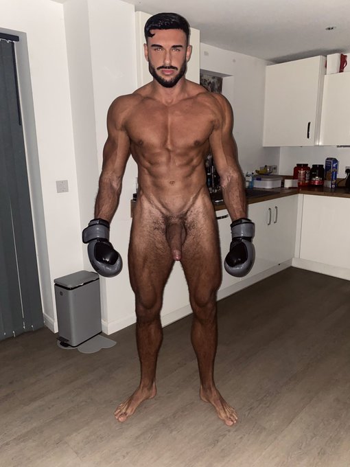 Who wants to be punished?!😈🥊 https://t.co/R6gxSlLXTQ