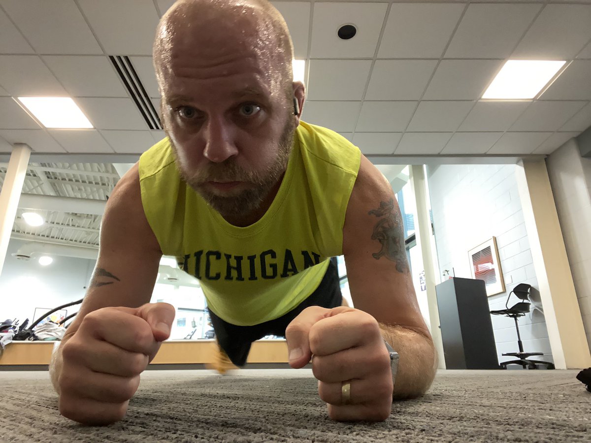 KeithPiccard's tweet photo. @GRMarathon @MikeREarnshaw @martian434 @ziz87 @RyanBJackson1 @mccreah10 @MistahBruno @fit_leaders @MelindaHoward4 @ValChavez2018 Day 10 of 377 days until @GRMarathon 2024 & my #AI program has me running 4 mi along with the #OctoberPlankChallenge. @MikeREarnshaw @martian434 @ziz87 @RyanBJackson1 @mccreah10 @MistahBruno @NathalieR71 @fit_leaders @MelindaHoward4 @ValChavez2018 https://t.co/k2ghk7pv8z