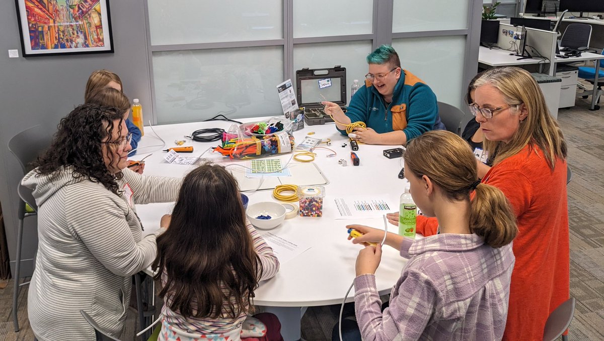 DreaWeiner's tweet image. It's that time again. @20FathomsTC and @ShellyVM20 are hosting Stepping into @GirlsWhoCode #MiSTEM #remcrits