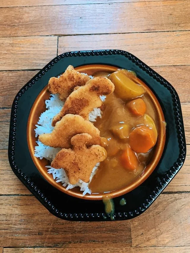 messedupfoods's tweet photo. dino chicken katsu https://t.co/qk5Y4TaU53