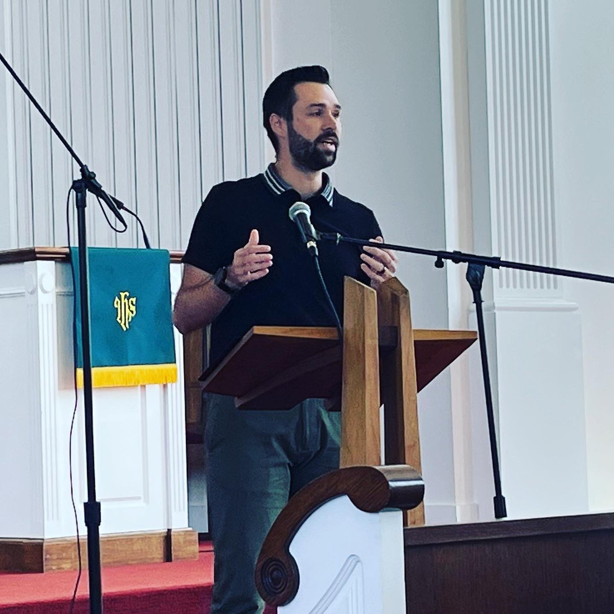 FaithAtWU's tweet photo. Grateful for the testimony and songs shared in WU Chapel today! It was a blessing to hear from @wufooty Head Coach, Treg Lunger, and senior, Tyler M. as they shared about sport, faith and growing in Christ! #GROW #TestimonyTuesday #WaynesburgU https://t.co/R0t6GyJQUC