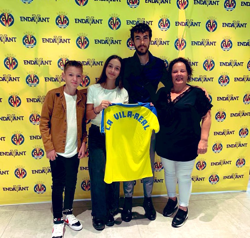 atvilareal's tweet photo. 💛💛
Un any més podem dir que seguim sent uns AFORTUNATS. Seguirem forman part una temporada més del programa ENDAVANT ESPORTS del @VillarrealCF 

Eternament agraïts!!! https://t.co/7Z2DIkkp0w