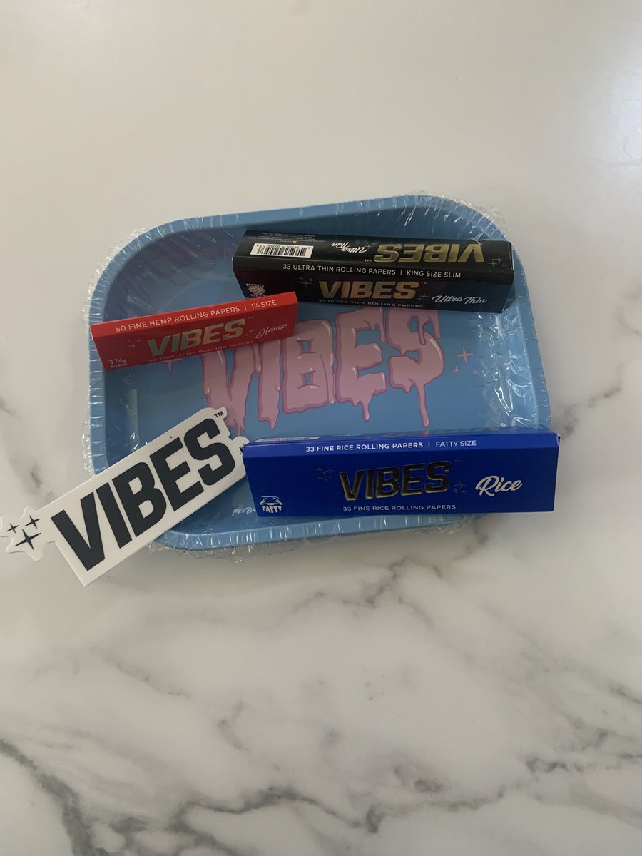 ChronicSession's tweet photo. This #vibes #drippy #rollingtray with some goodies on the way out #smokeydays25 in full effect.. thanks to everyone #ordering we are fully #stocked #LFG https://t.co/DqOLhqKOpd