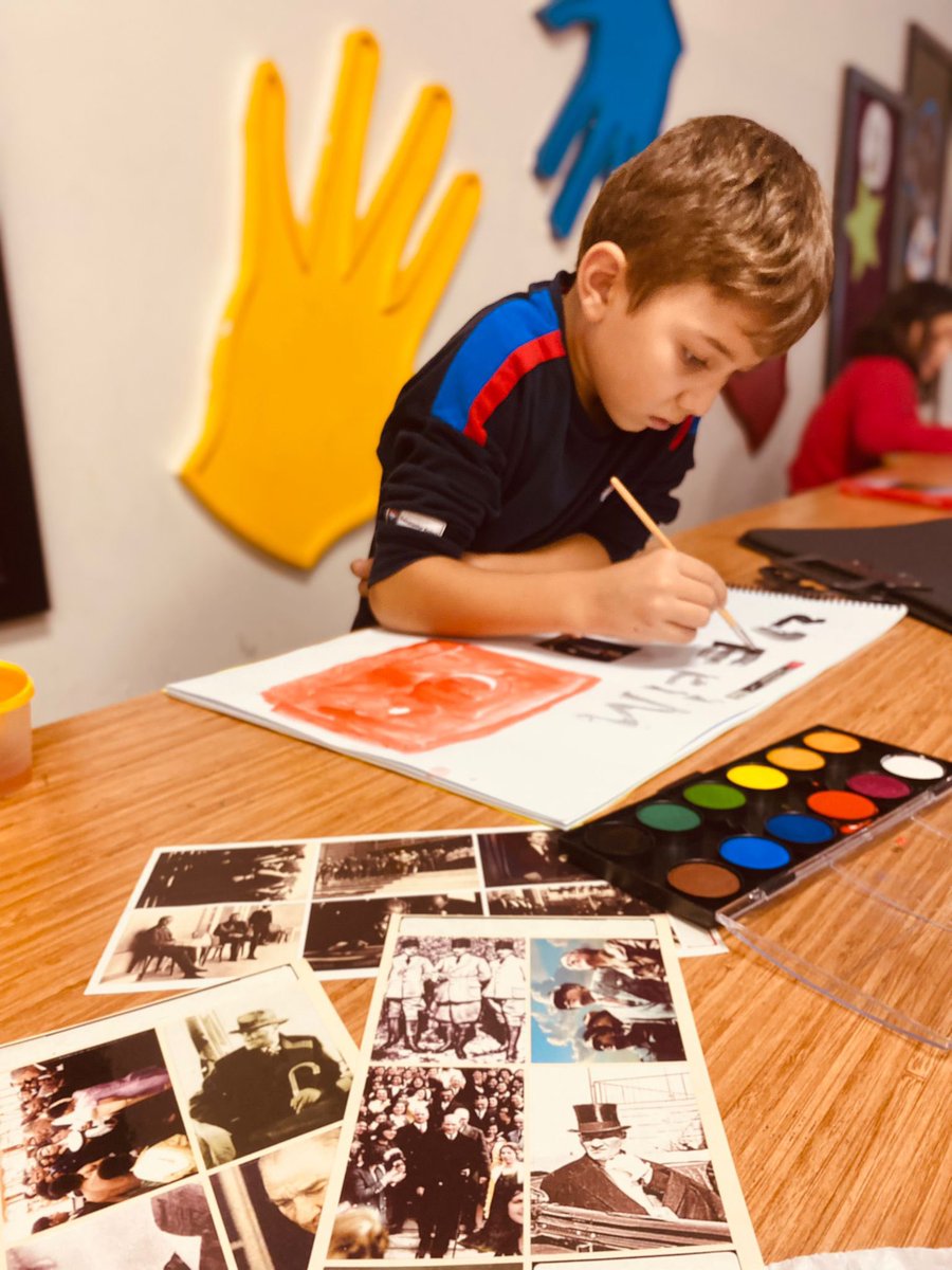 Cumhuriyetimizin 100. yıl coşkusu kampüsümüzde renk buldu🇹🇷🎨🖌️

4.sınıf öğrencilerimiz görsel sanatlar dersinde 100. yıl resim çalışmalarını yapmaya başladılar.♥️💙
#bahcesehirnilüferkampüs♥️💙 
#Cumhuriyetimiz100Yaşında