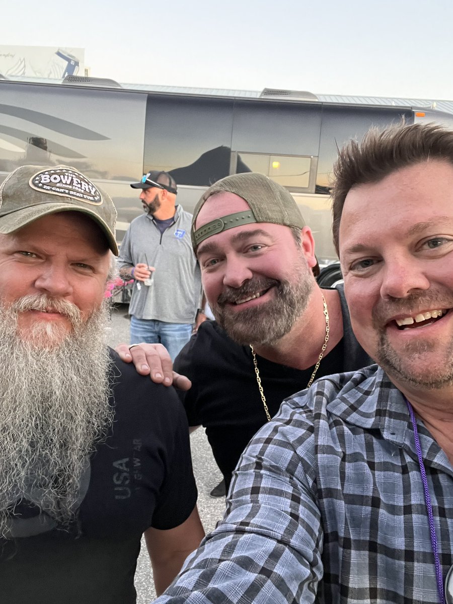 Studio by the sea. Great event in @myrtlebeach raising awareness and funds for Pancreatic Cancer w/ @leebrice @jamey_johnson @RandyHouser @jrodfromoz @DallasDavidson_ & Rob Hatch @big615radio @tunein #nikkimitchellfoundation