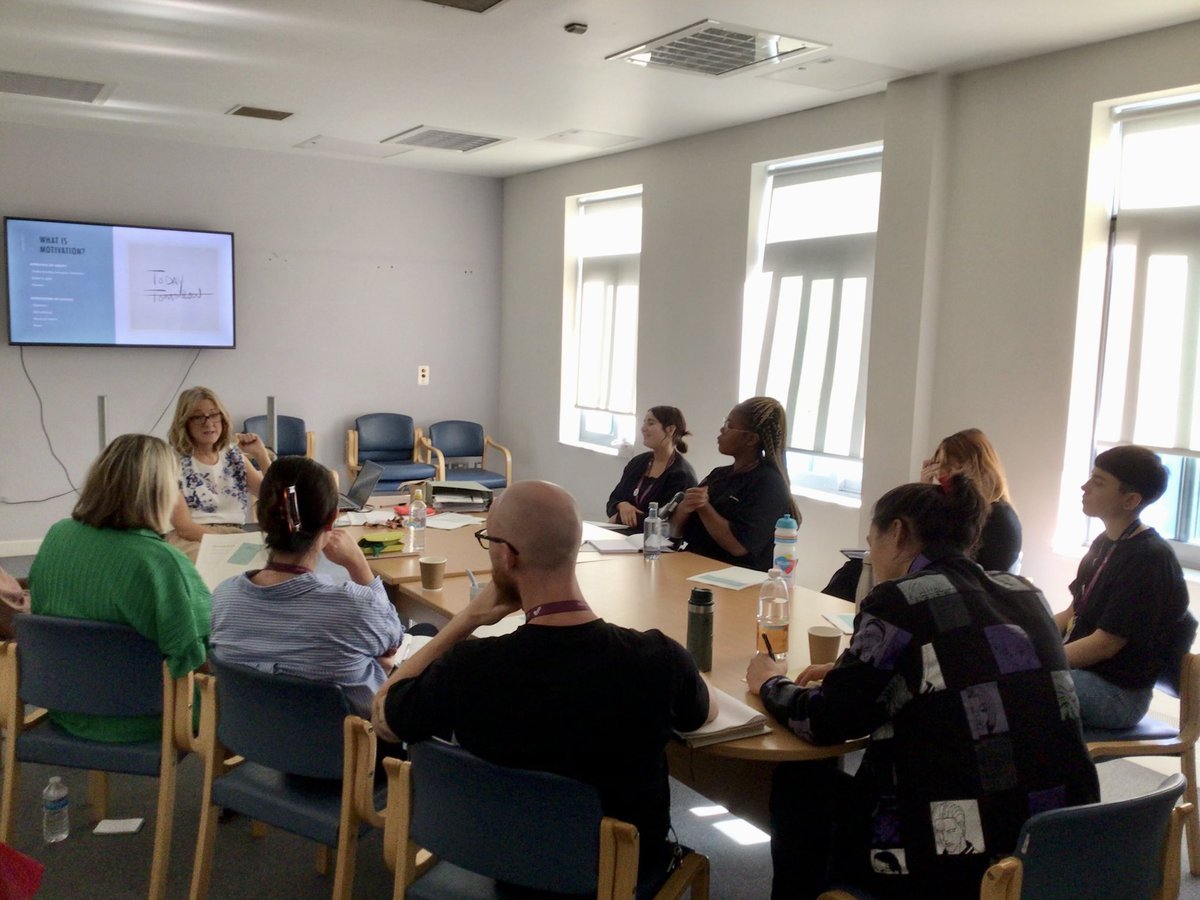 We celebrated #WorldMentalHealthDay with Tea & Chat in #RiverHousecafe plus #remotivation training by @sarahcook78 that was really informative & well attended! #MentalHealthMatters #RiverHouseOT @MichaelM_OT @sineadmullaneot @HarrisImogen1