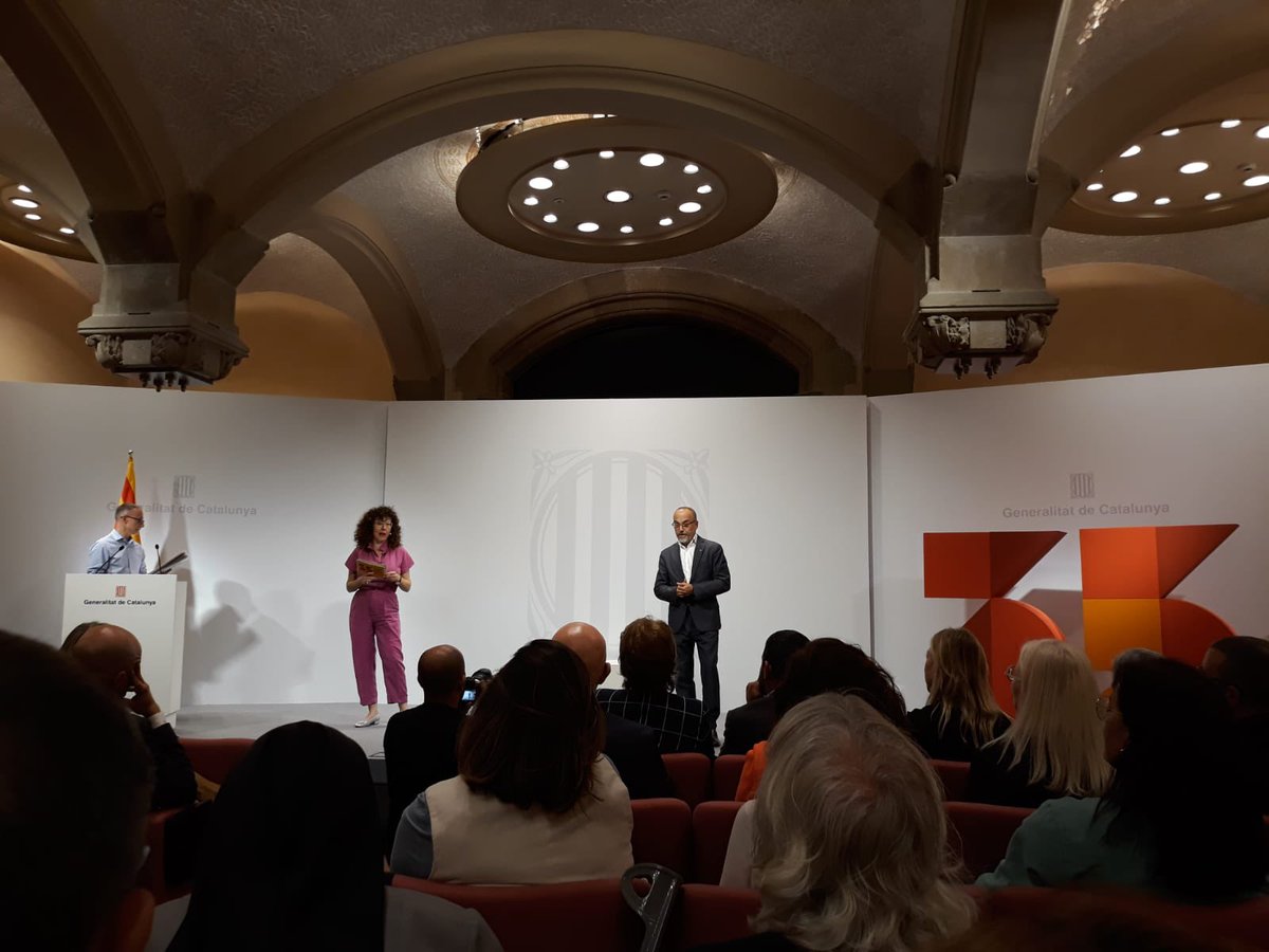 ammfeina tweet media